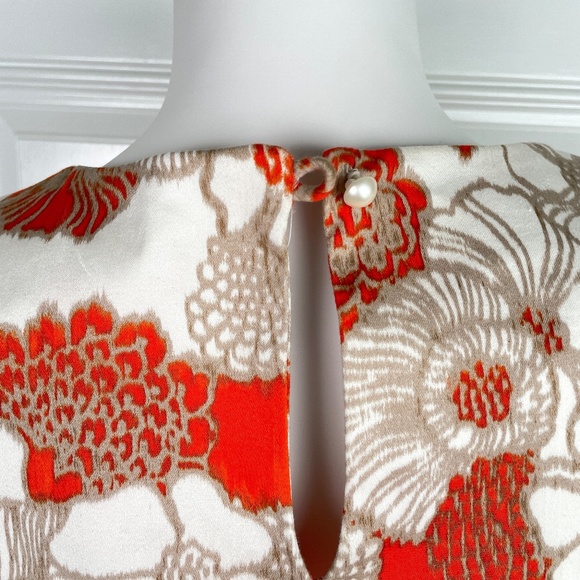 Kelly & Diane - Sleeveless Peplum Top - Picture 7 of 7